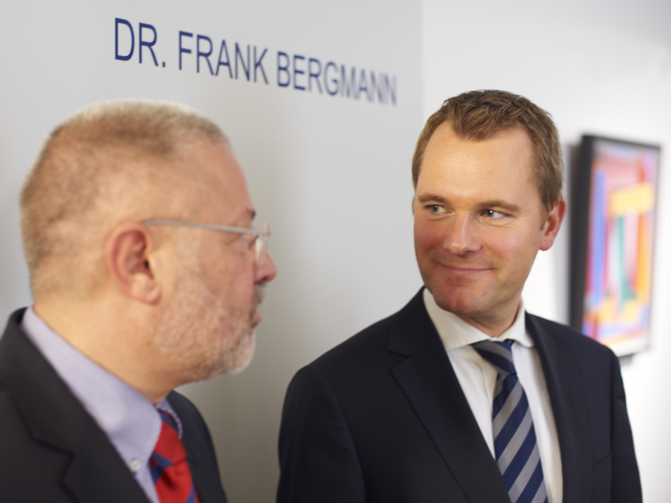 Dr. Frank Bergmann, Vorsitzender des Berufsverbandes Deutscher Nerven�rzte (BVDN), im Gespr�ch mit Bundesgesundheitsminister Daniel Bahr